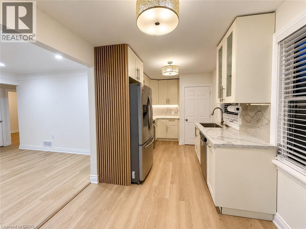 9 GRENADIER Drive, Hamilton — photo 7