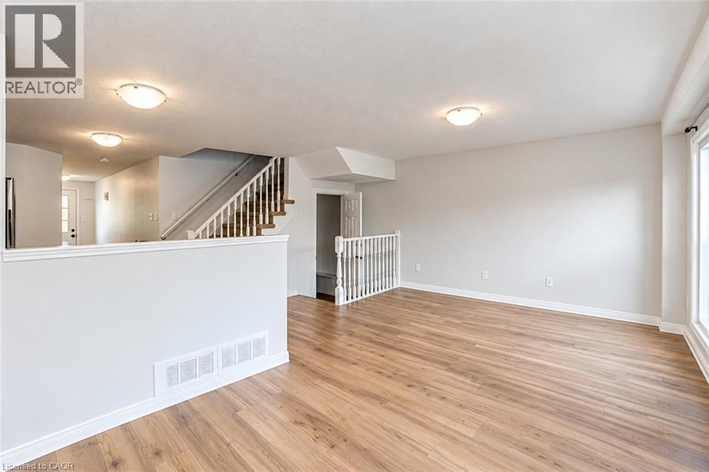 699 LAURELWOOD Drive, Waterloo — photo 8