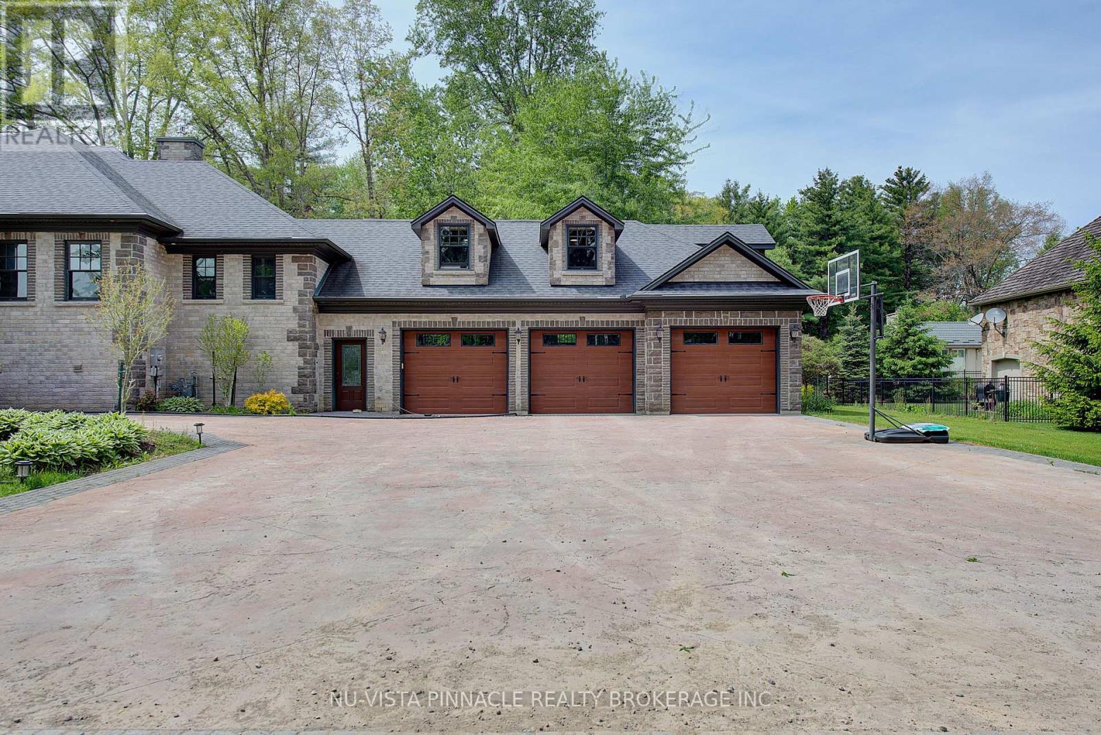 9082 FERNE DRIVE, Strathroy-Caradoc (Mount Brydges) — photo 5