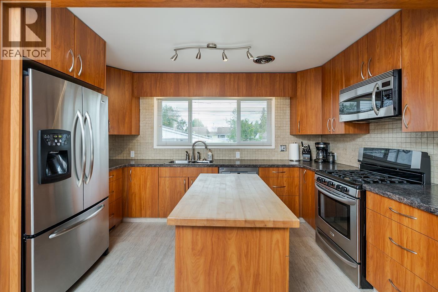 Photo 10 of 26 — 1288 EWERT STREET · Prince George, BC