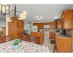 147 Monument Road thumbnail 14