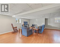 147 Monument Road thumbnail 41