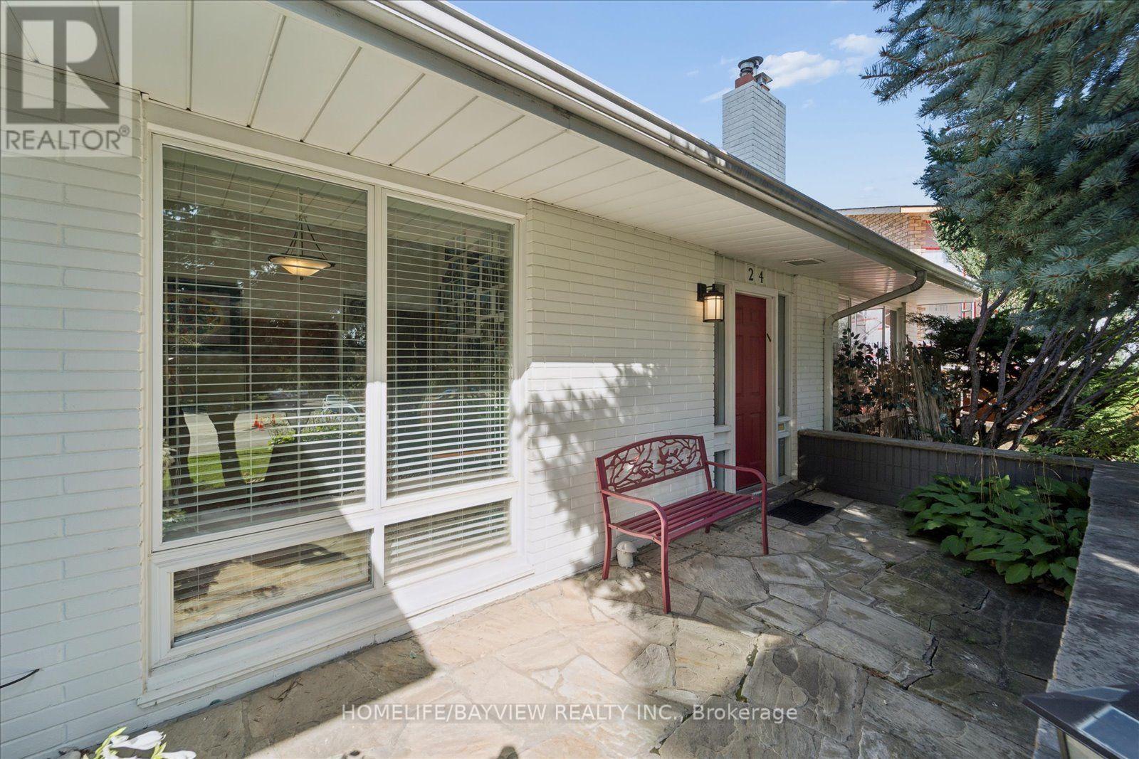 24 Ravenscroft Circle, Toronto — photo 3