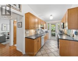 Mud room - 24 Ravenscroft Circle, Toronto, ON M2K1W9 Photo 11