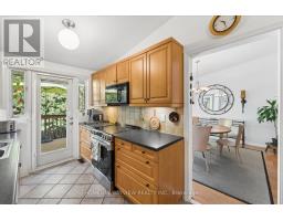 24 Ravenscroft Circle, Toronto, ON M2K1W9 Photo 12