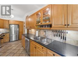 24 Ravenscroft Circle, Toronto, ON M2K1W9 Photo 14