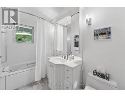 24 Ravenscroft Circle, Toronto, ON M2K1W9 Photo 17
