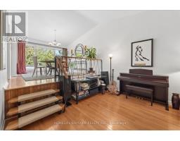 Family room - 24 Ravenscroft Circle, Toronto, ON M2K1W9 Photo 9