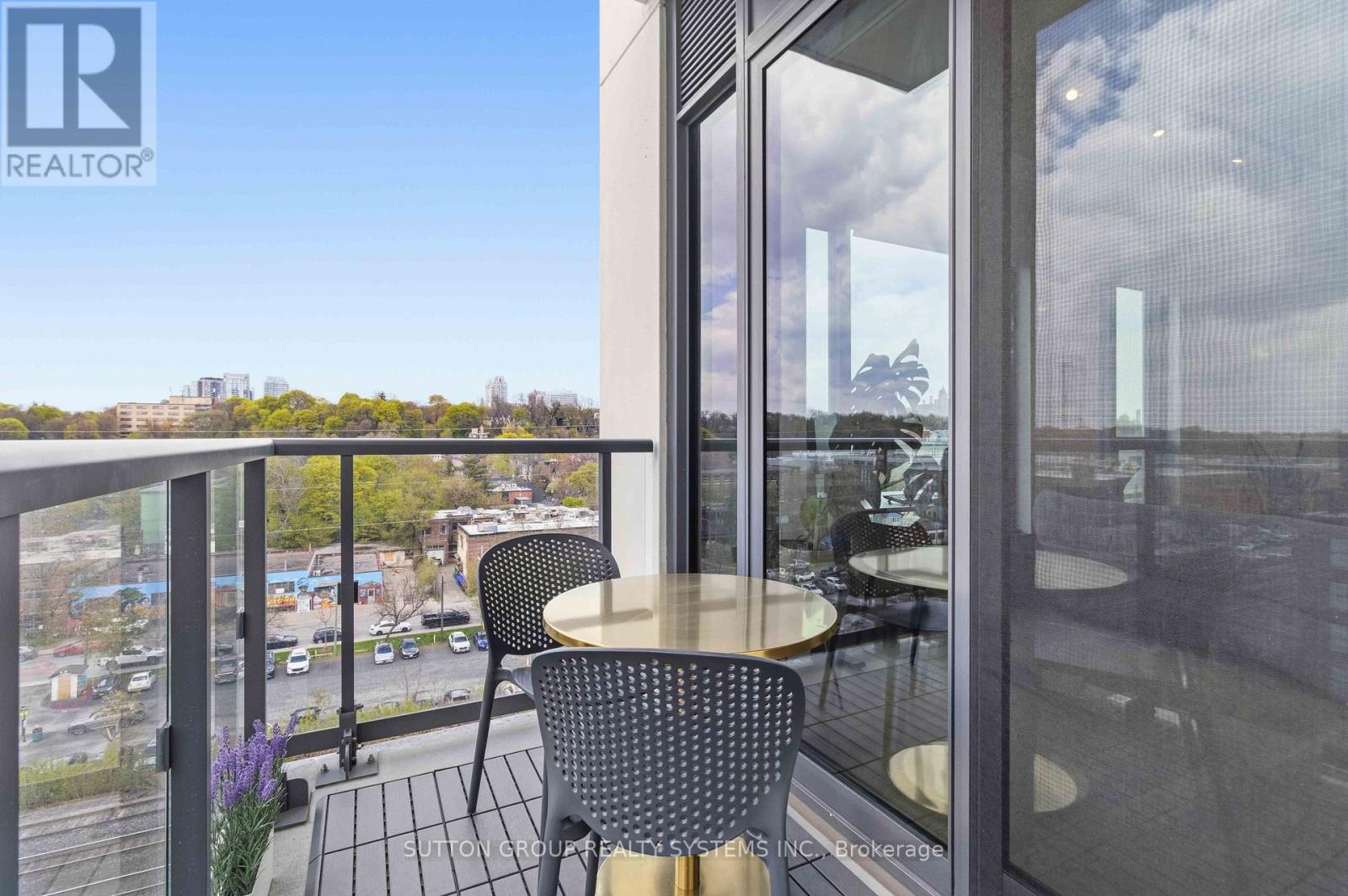 #GPH26 280 HOWLAND AVENUE - 24