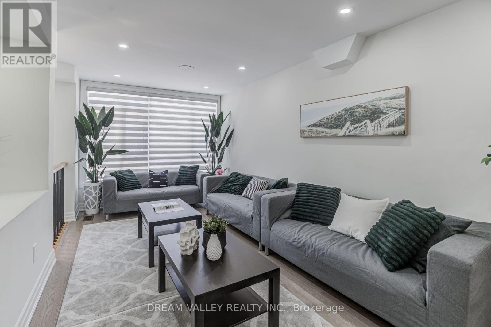 160 BYNG AVENUE - 15