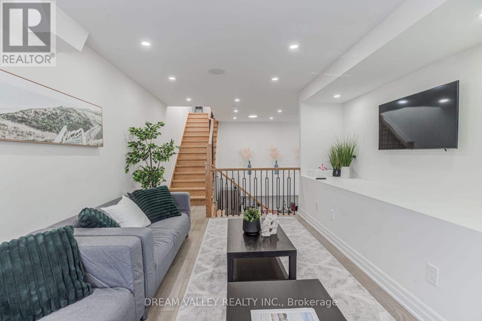 160 BYNG AVENUE - Image 18