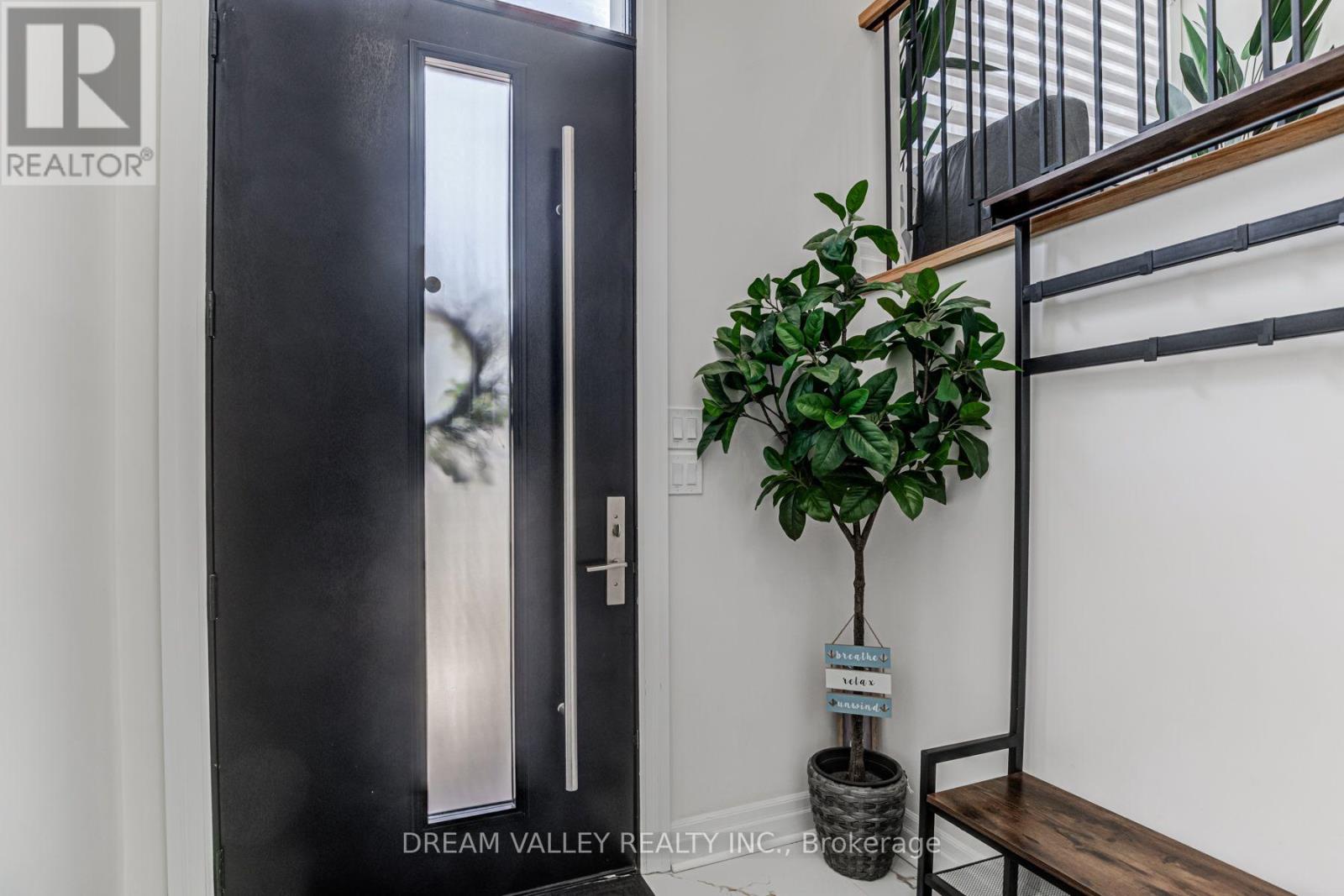160 BYNG AVENUE - 6