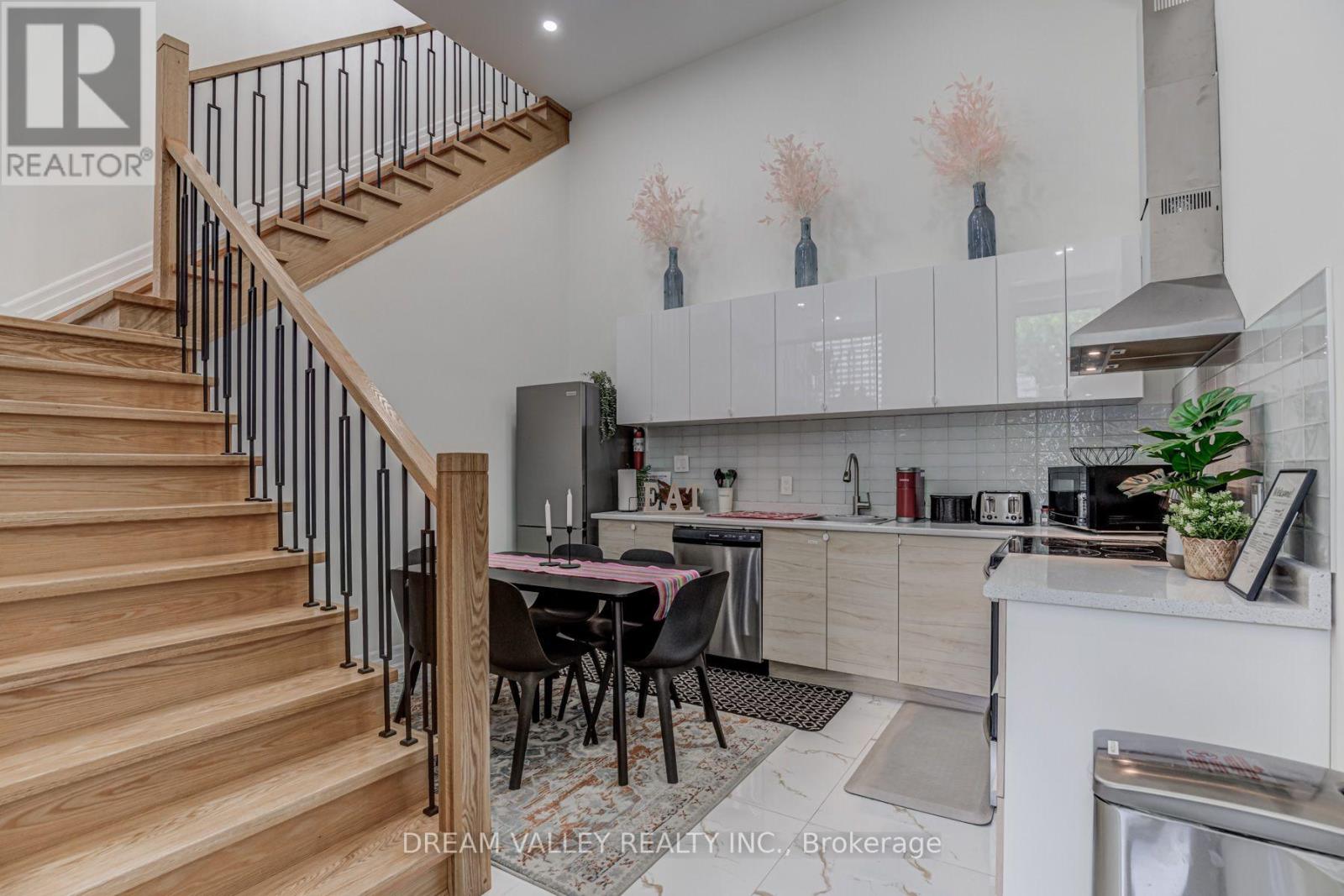 160 BYNG AVENUE - 9