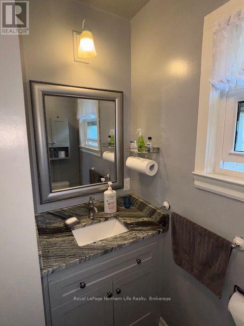 808 QUEEN STREET - Image 28