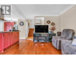 Drive - 43 Stoddart Drive, Aurora, ON L4G2G2 Photo 16