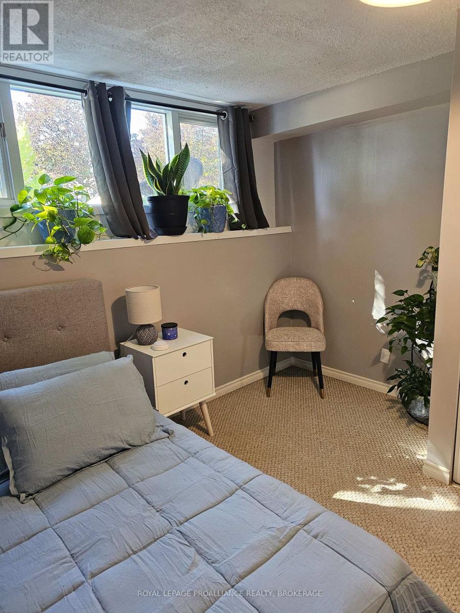 915 WARBURTON CRESCENT - Image 31