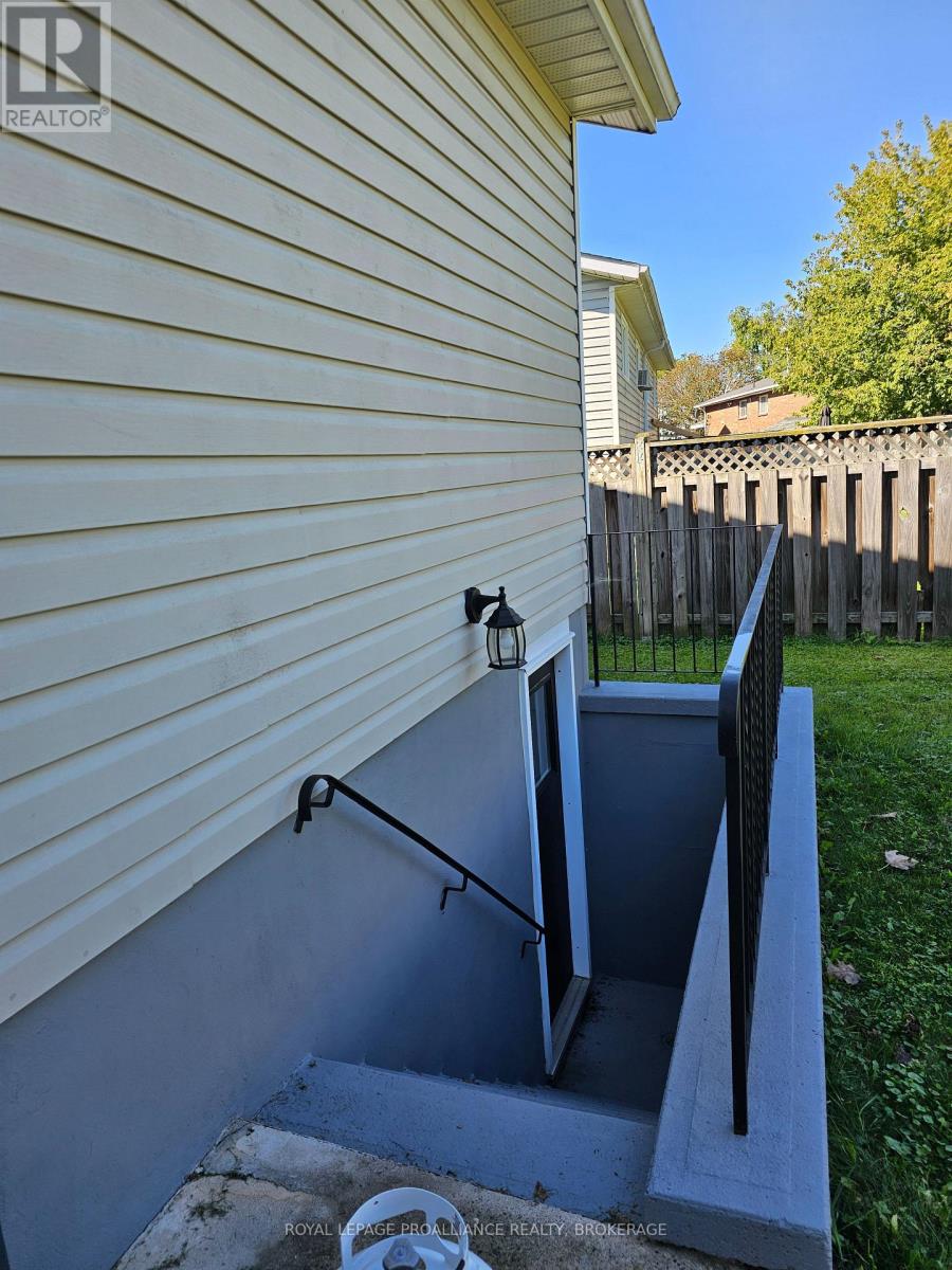 915 WARBURTON CRESCENT - Image 39