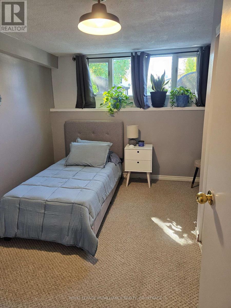 915 WARBURTON CRESCENT - Image 30