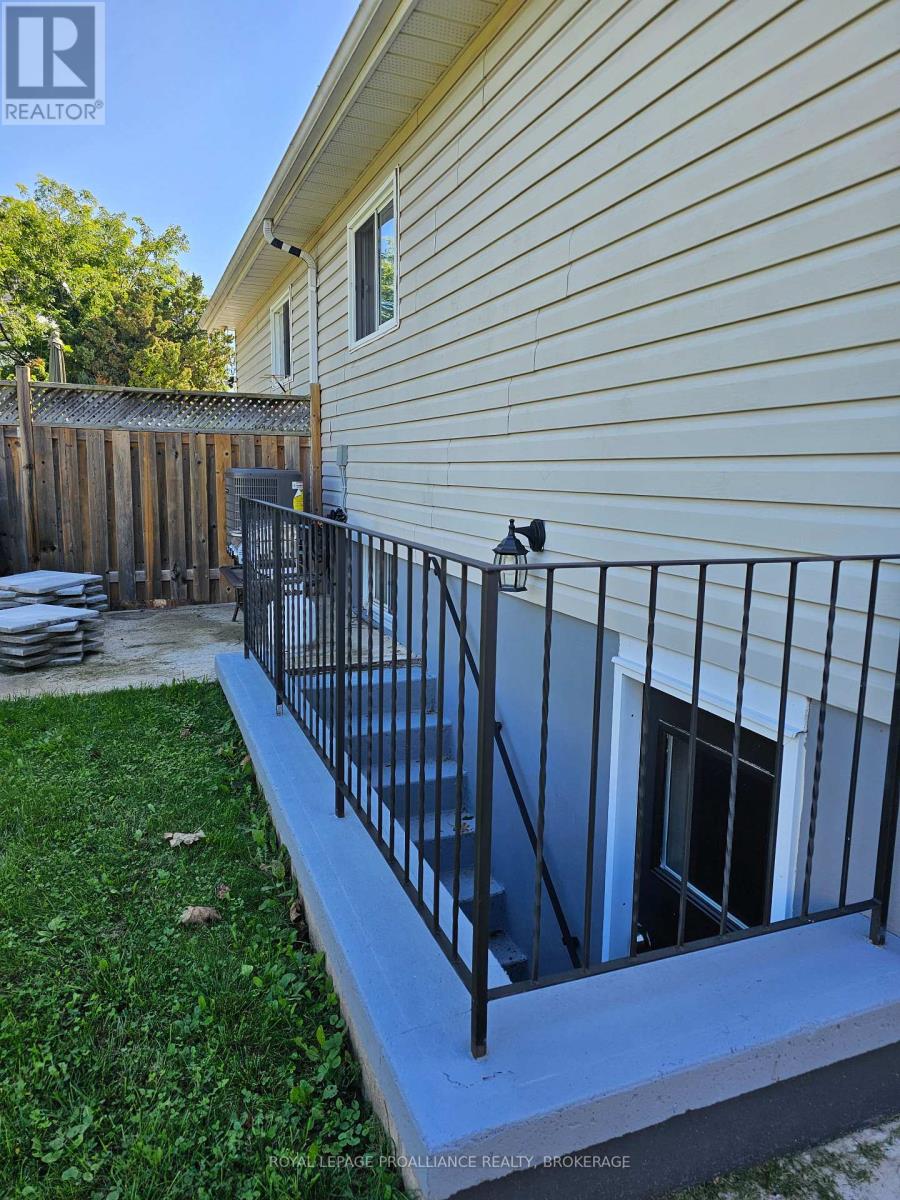 915 WARBURTON CRESCENT - Image 38