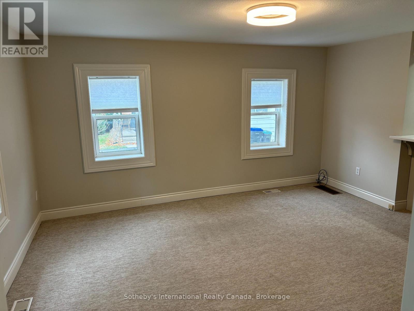 303 OAK STREET, Collingwood — photo 5
