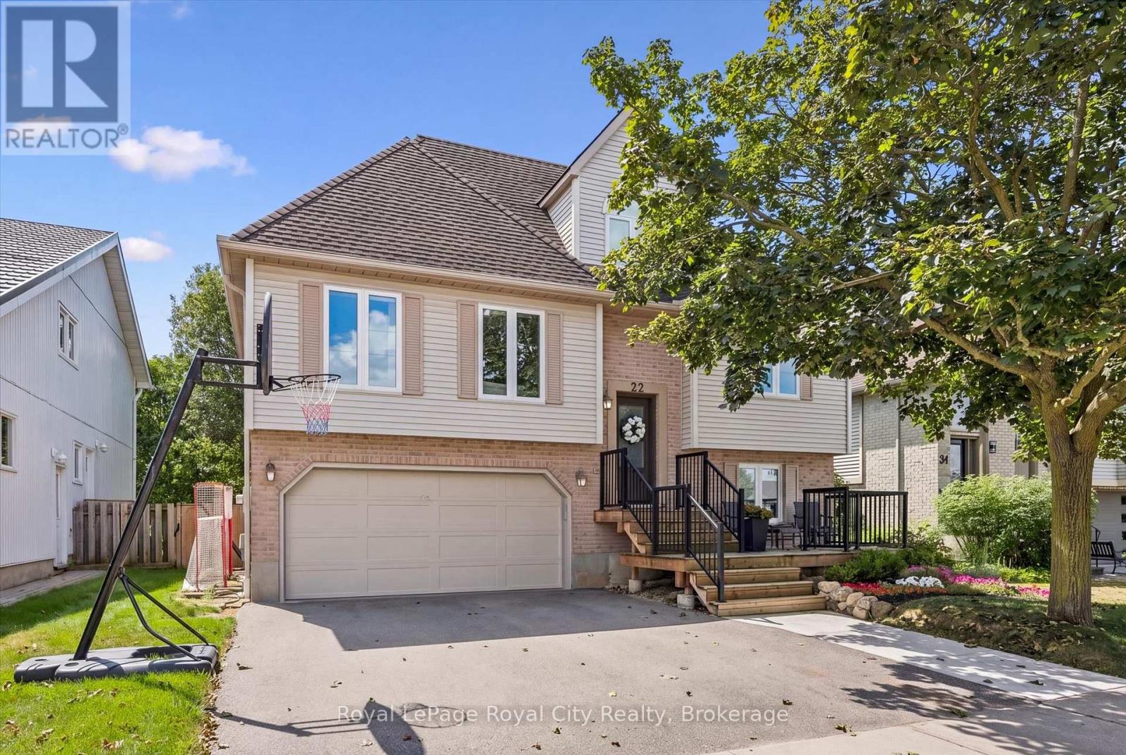 22 PACIFIC PLACE, Guelph (Dovercliffe Park/Old University) — photo 1