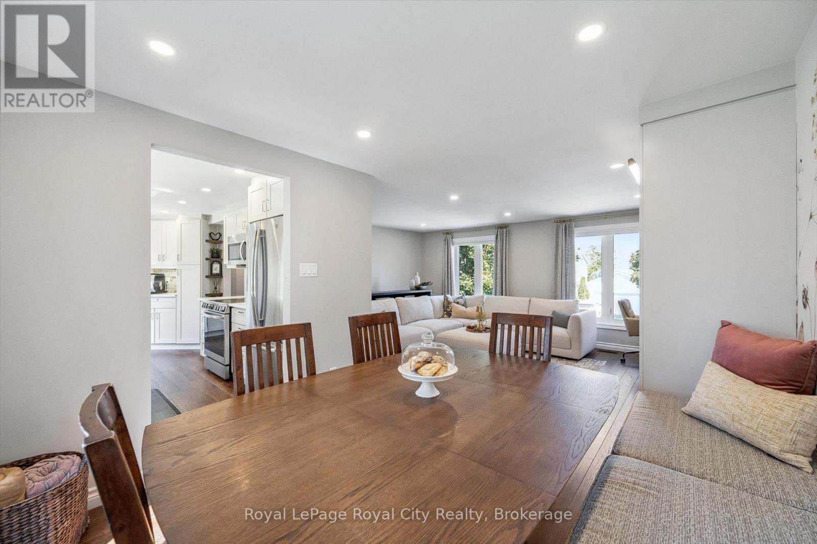22 PACIFIC PLACE - Image 11