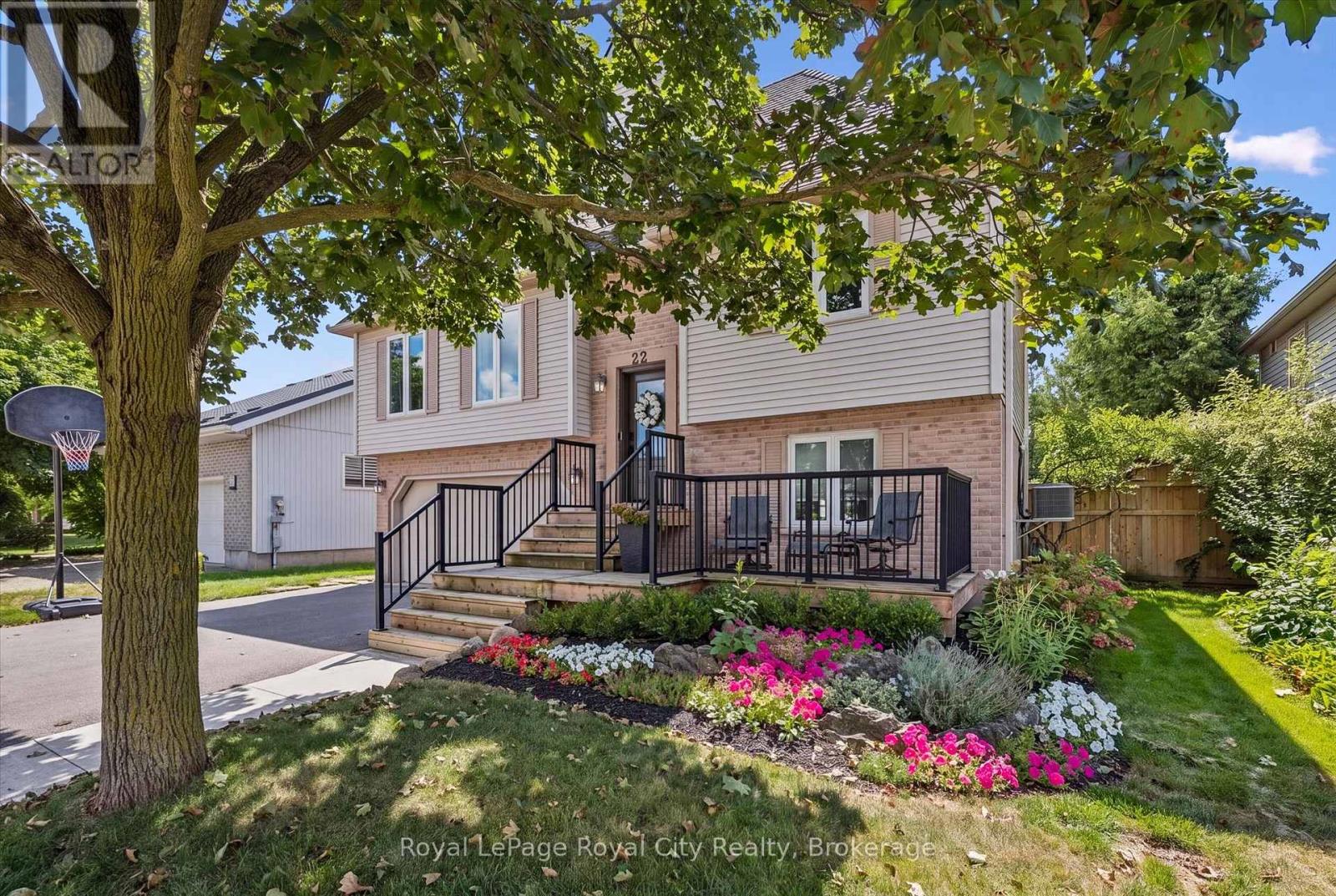 22 PACIFIC PLACE, Guelph (Dovercliffe Park/Old University) — photo 2