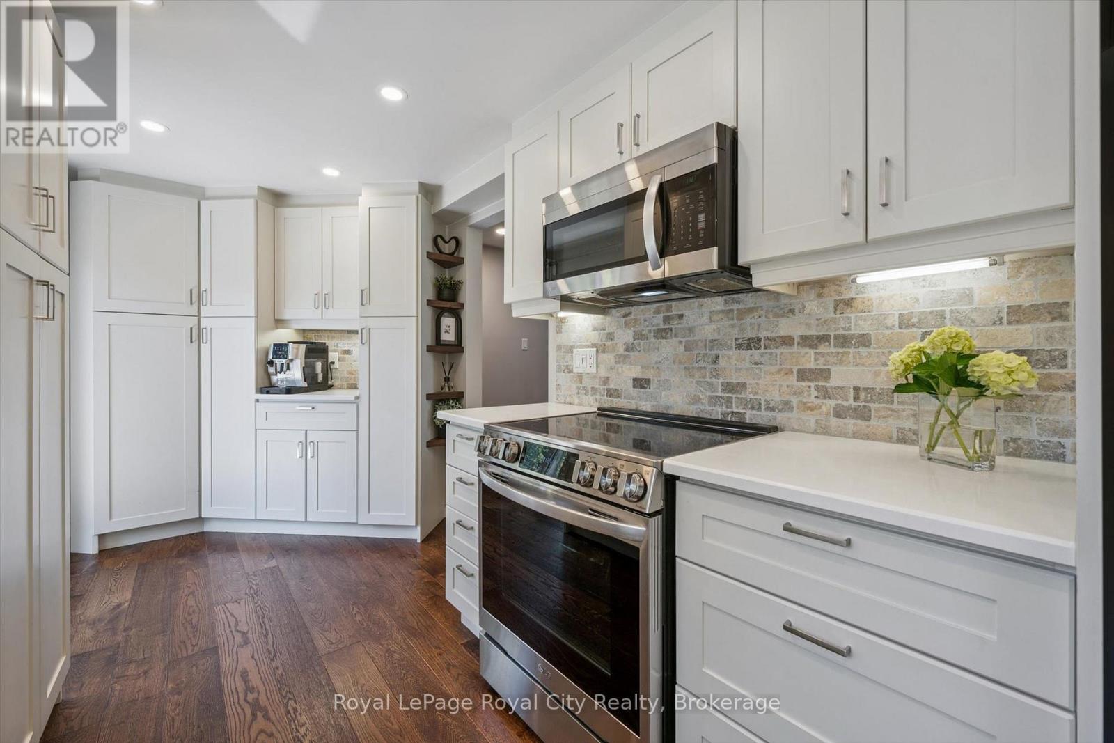 22 PACIFIC PLACE, Guelph (Dovercliffe Park/Old University) — photo 6
