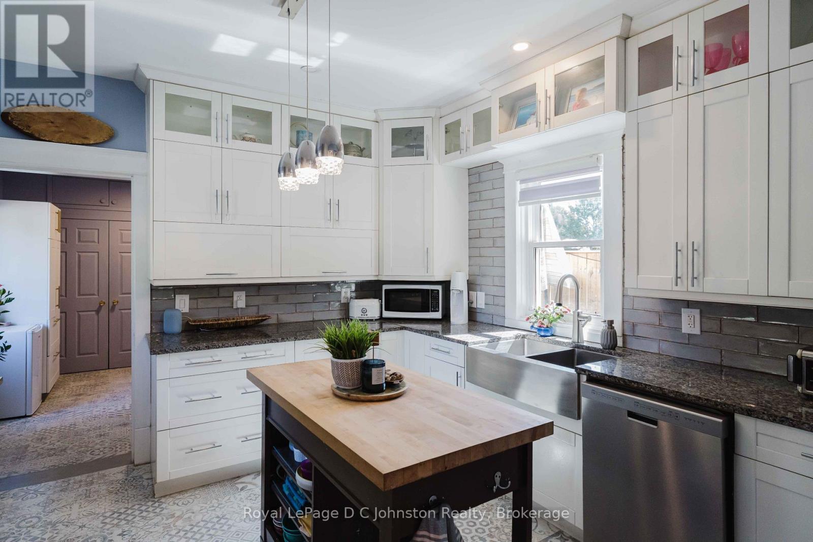 1321 4TH AVENUE W - 15