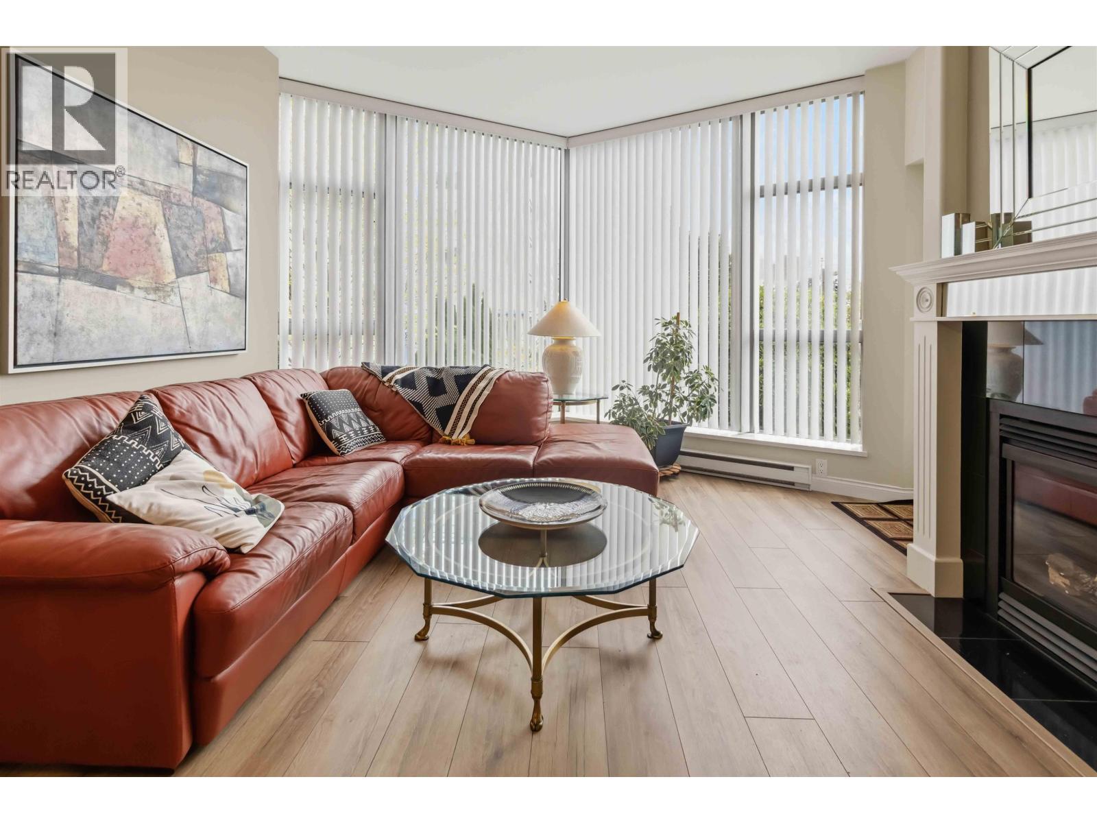 405 160 E 13TH STREET, North Vancouver — photo 5