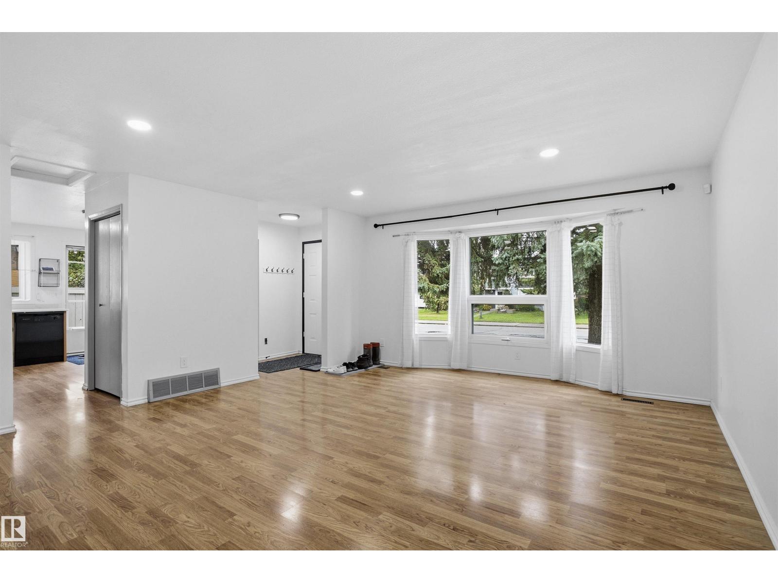 3803 12 AV NW - 6