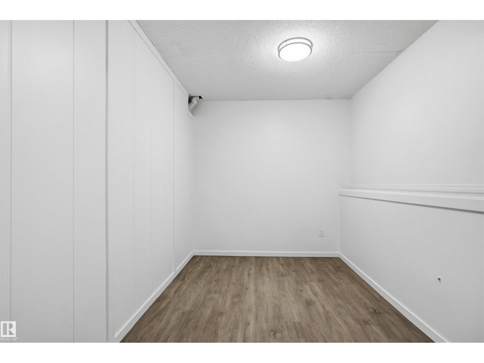 3803 12 AV NW - 35