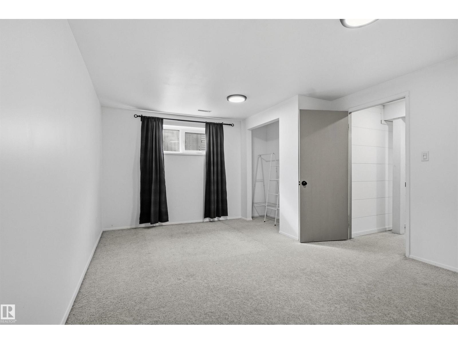 3803 12 AV NW - 33