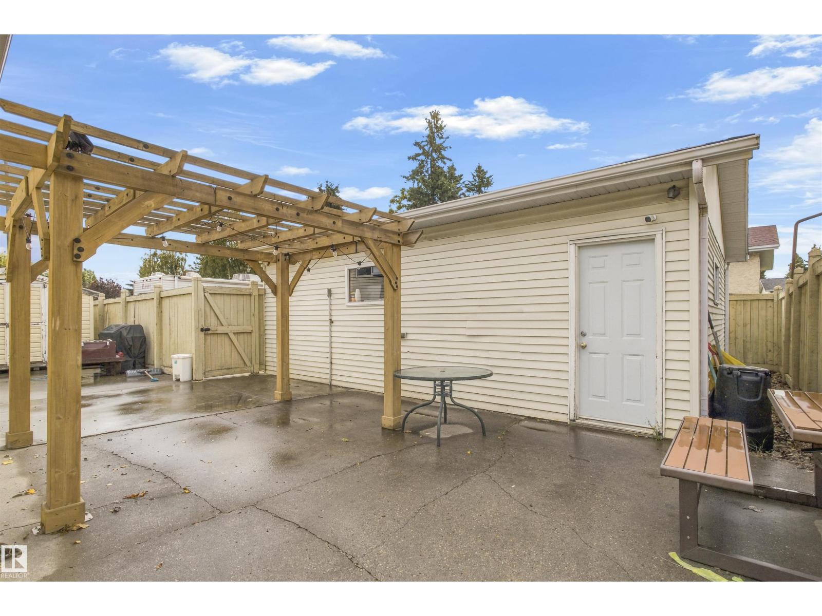 3803 12 AV NW - 44