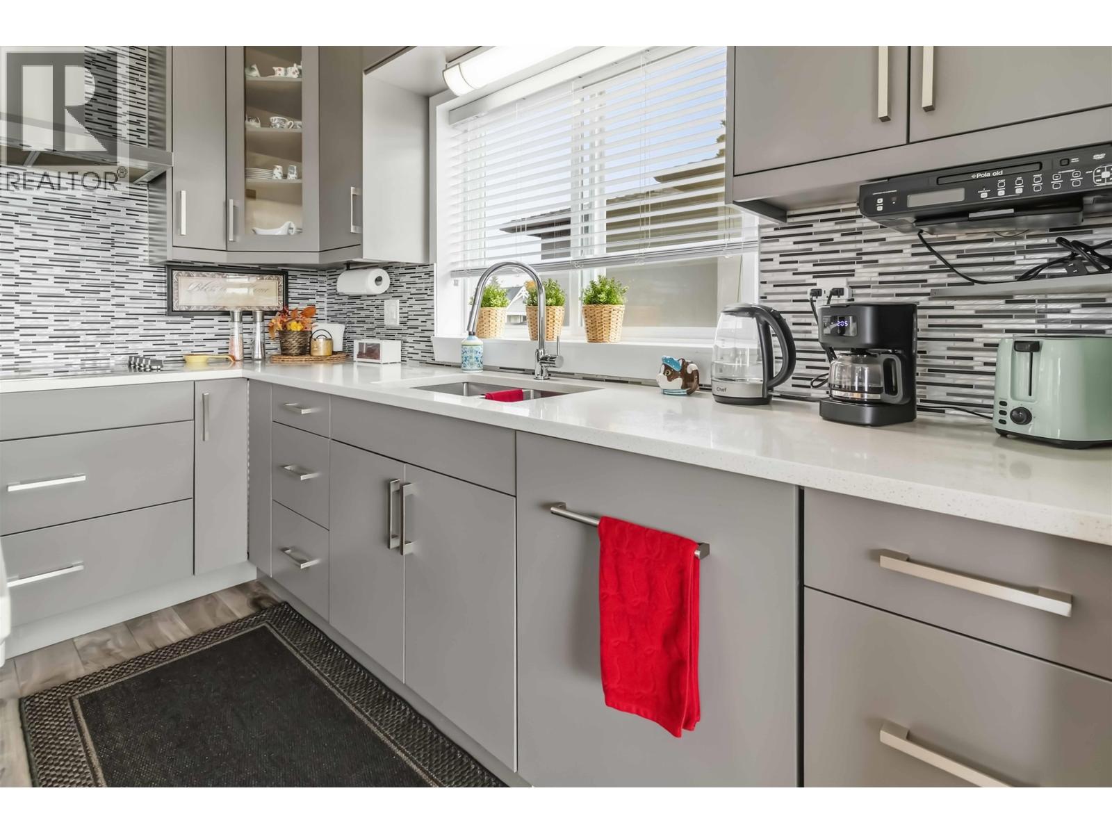2237 DUBLIN STREET, New Westminster