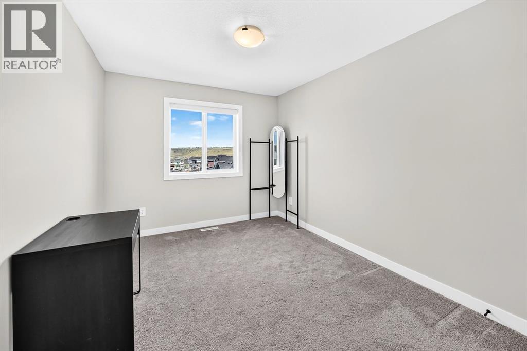 182 River Heights Drive, Cochrane