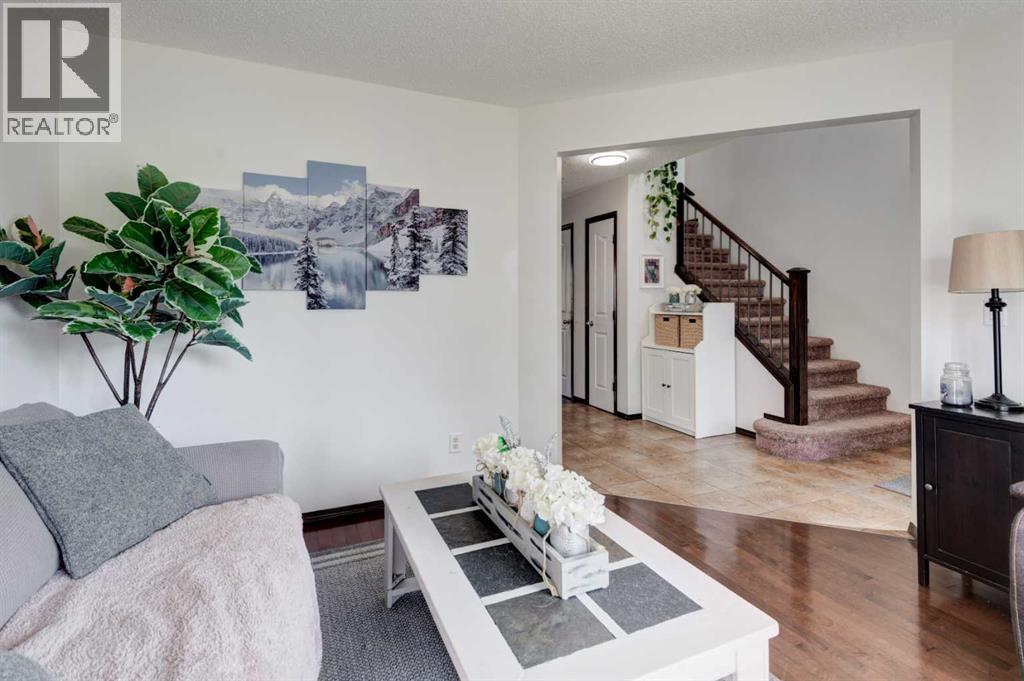 380 Cranberry Circle SE, Cranston, Calgary photo 4
