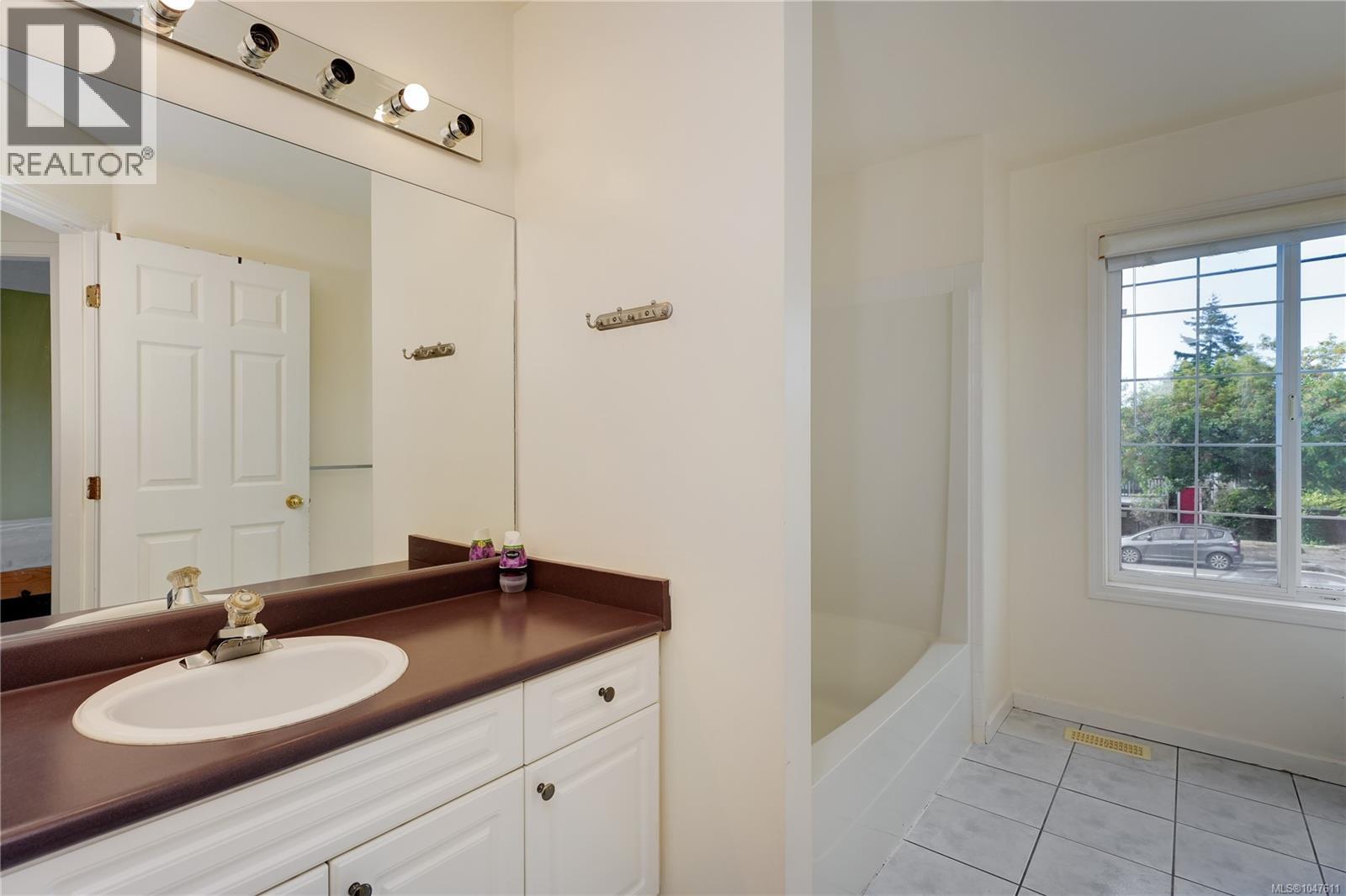  4005 Gordon Head Road, Saanich