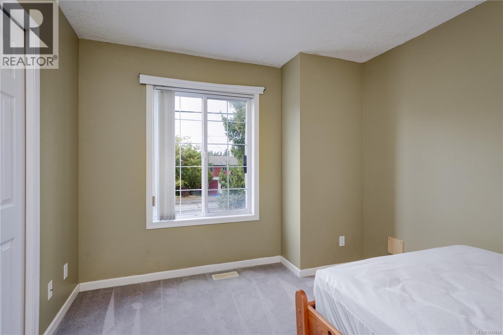 4005 Gordon Head Rd - 12