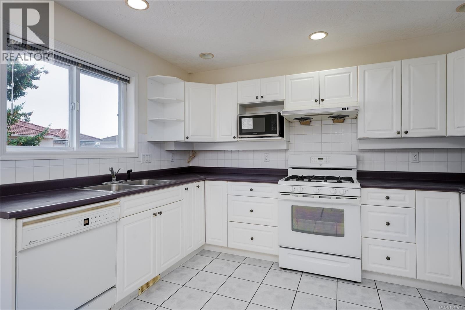  4005 Gordon Head Road, Saanich