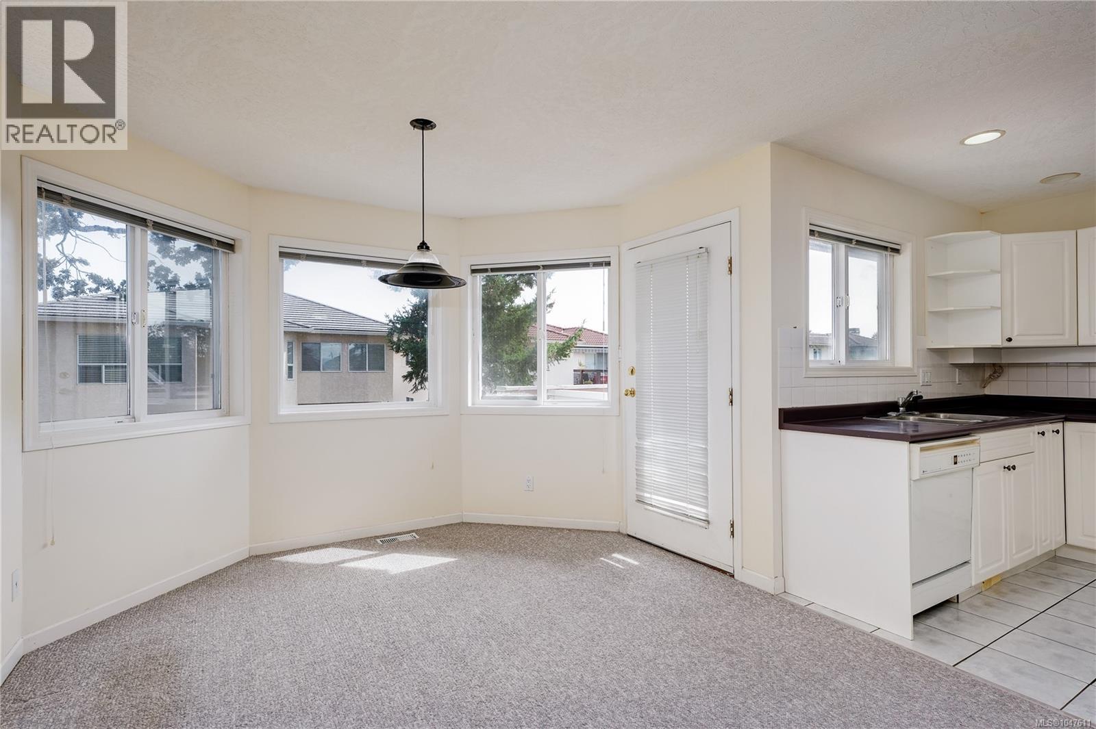  4005 Gordon Head Road, Saanich