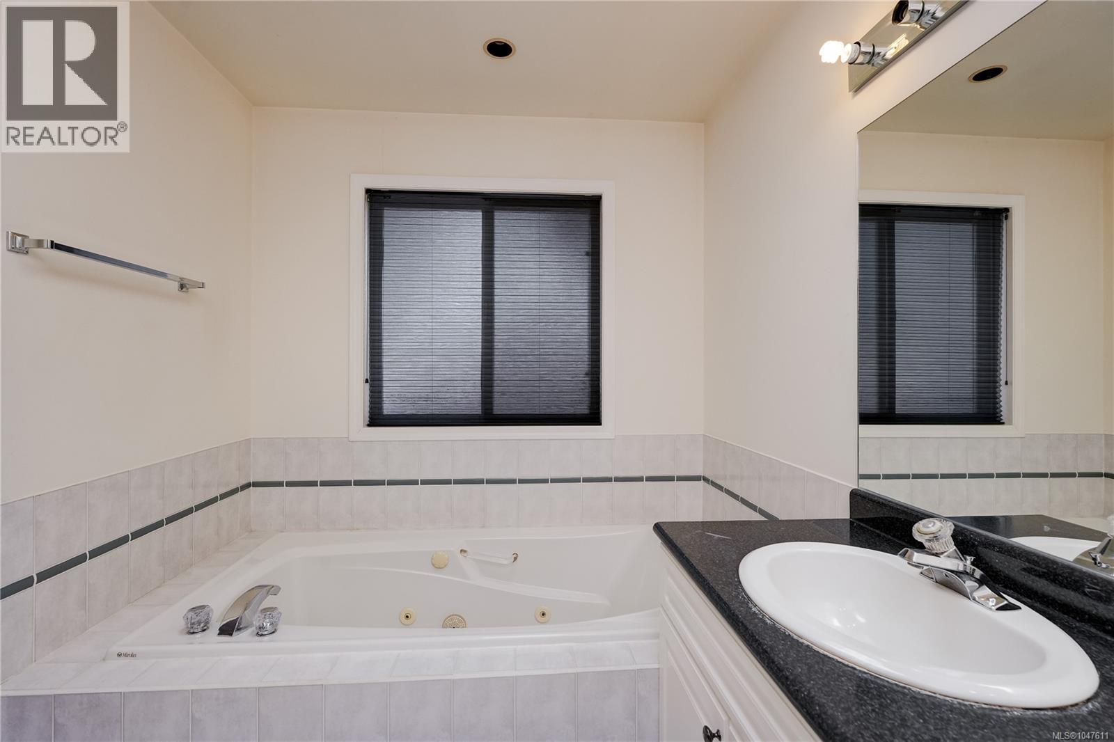  4005 Gordon Head Road, Saanich