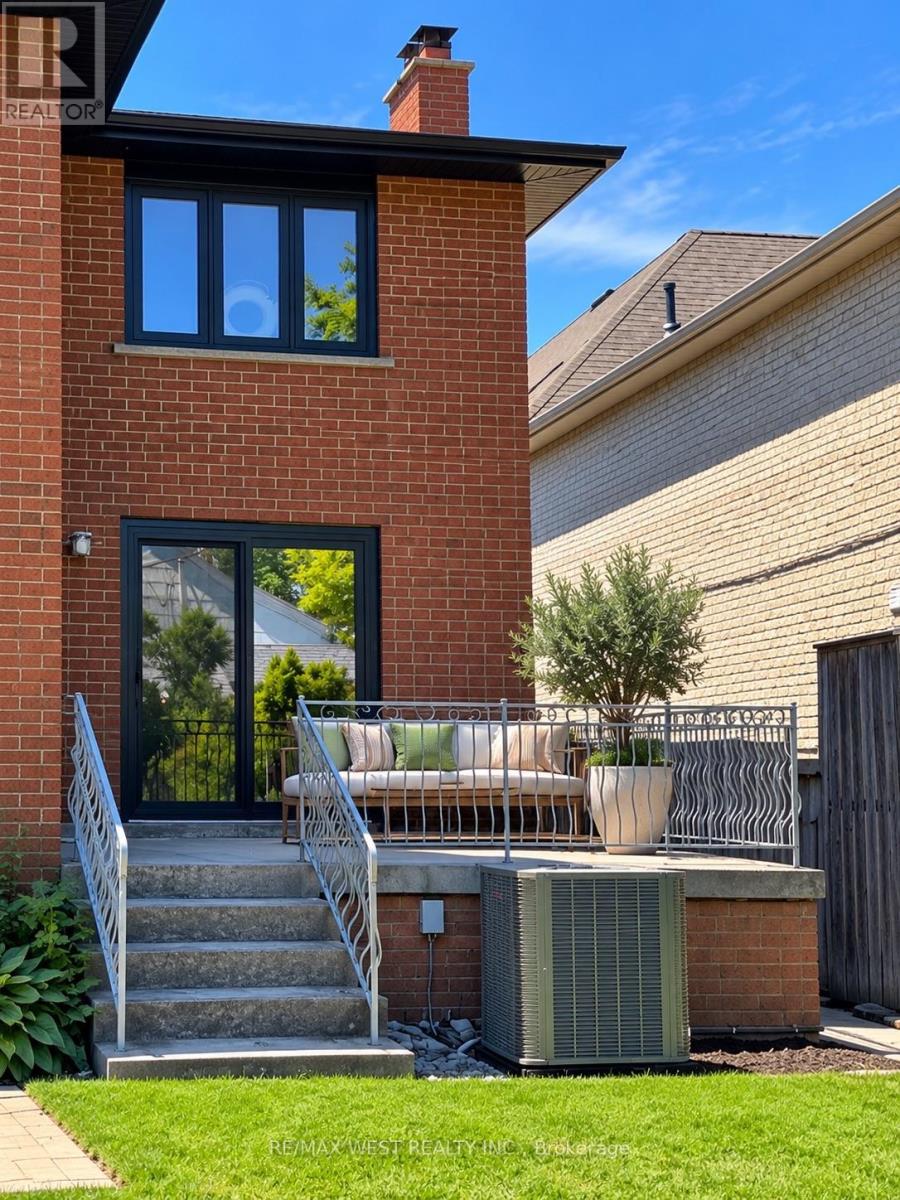 65 FOCH AVENUE - 28