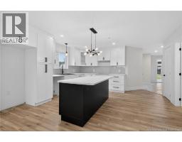 Main Level Kitchen (sample photo)