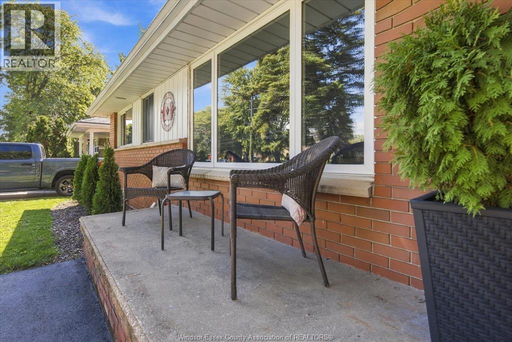 1035 RIVERDALE - Image 3