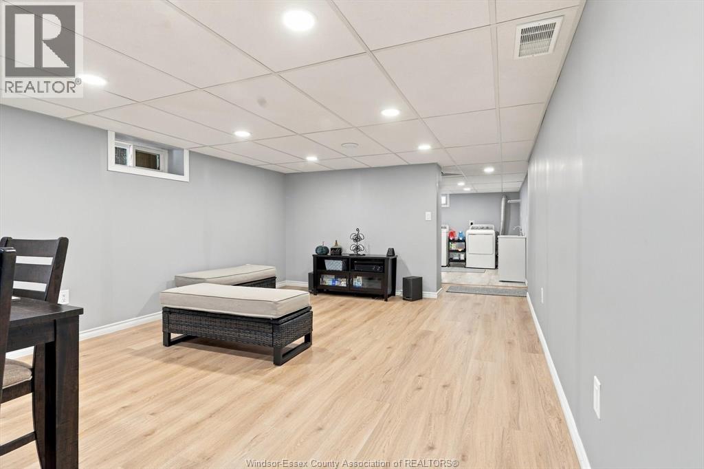 1035 RIVERDALE - 18