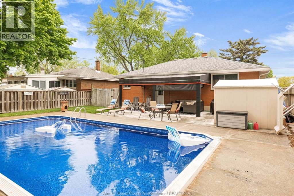 1035 RIVERDALE - 25