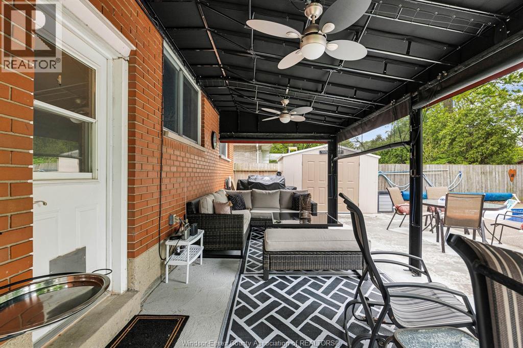 1035 RIVERDALE - 27