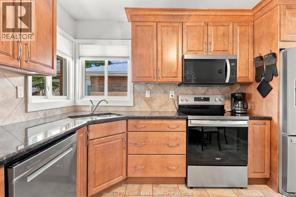 1035 RIVERDALE - Image 4