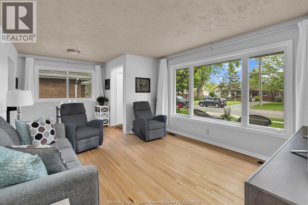 1035 RIVERDALE - 12
